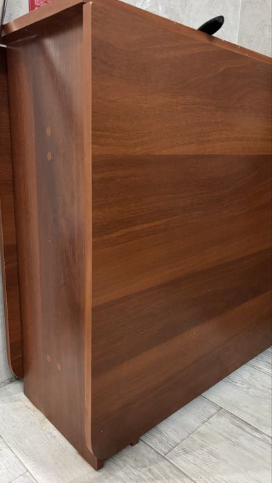 Продам стол в идеальном состоянии