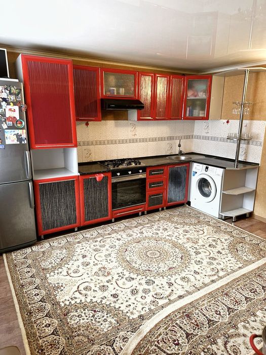 Продаётся кухонный гарнитур в отличном состоянии
