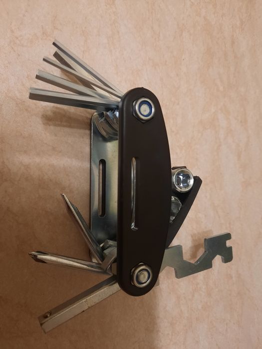 Мультитул для велосипеда или самоката.