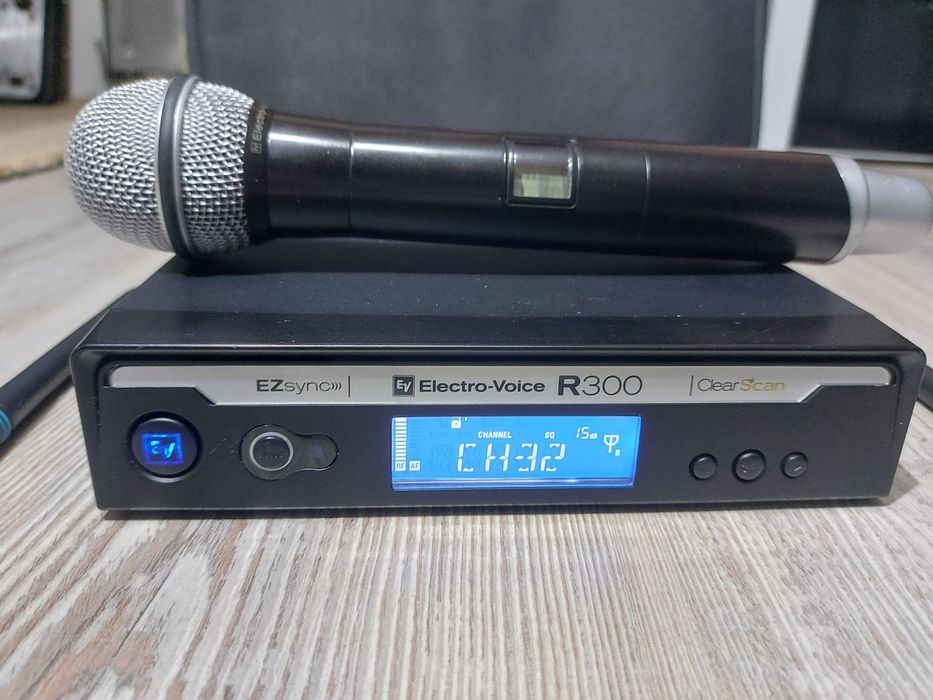 Electro Voice R300 original