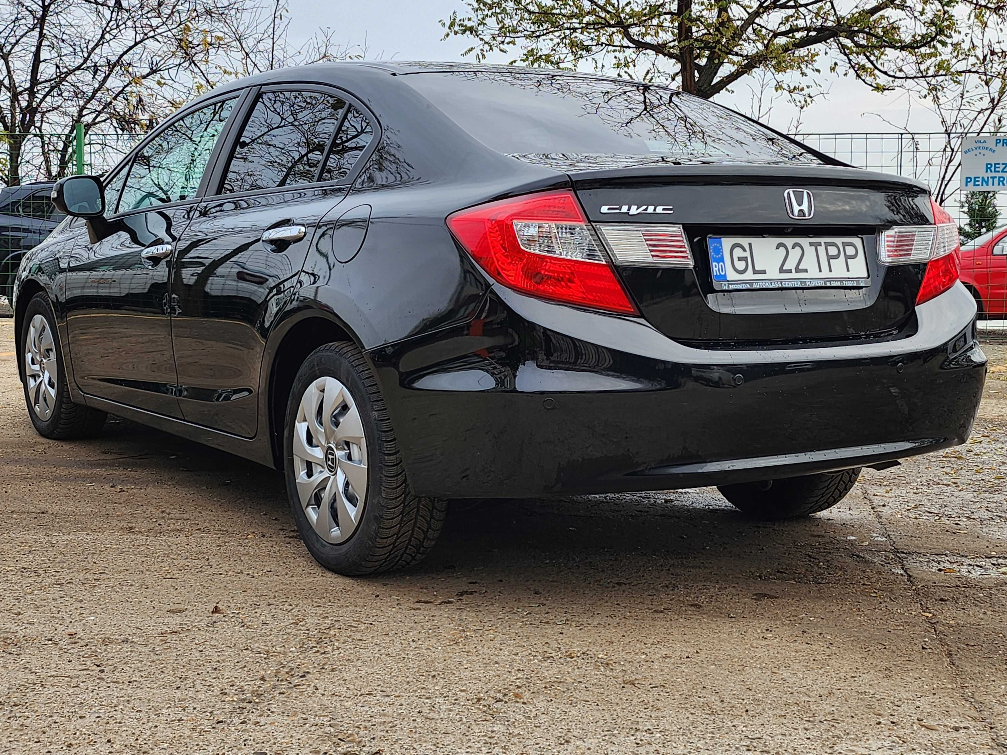 Vand Honda Civic 4D ES 1.8A/T 2016