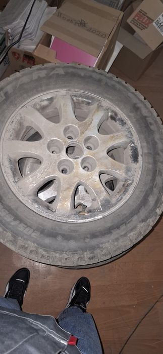 Продам зимние шины с дисками