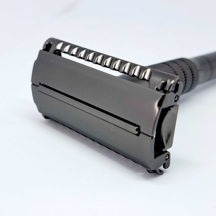 "Old School" Класическа самобръсначка "TMB Jade"