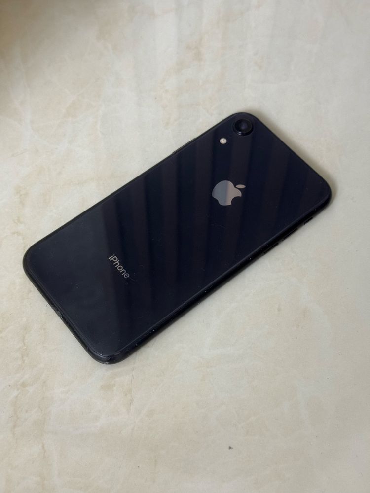 Iphone xr  64 gb
