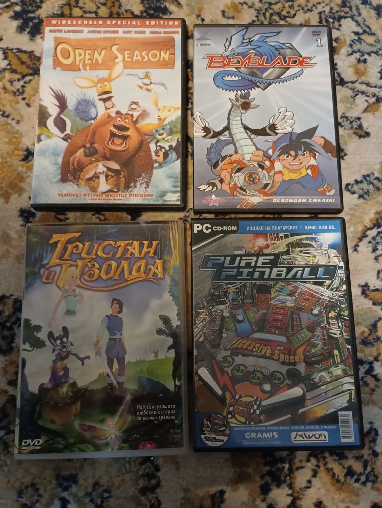 DVD плеър и филми към него