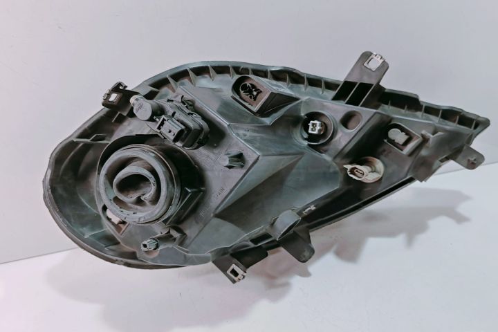 Far Stanga  8200701354 / 93859829 Nissan Primastar prima generatie (f