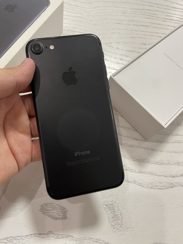 Iphone 7, 32гб, черный,