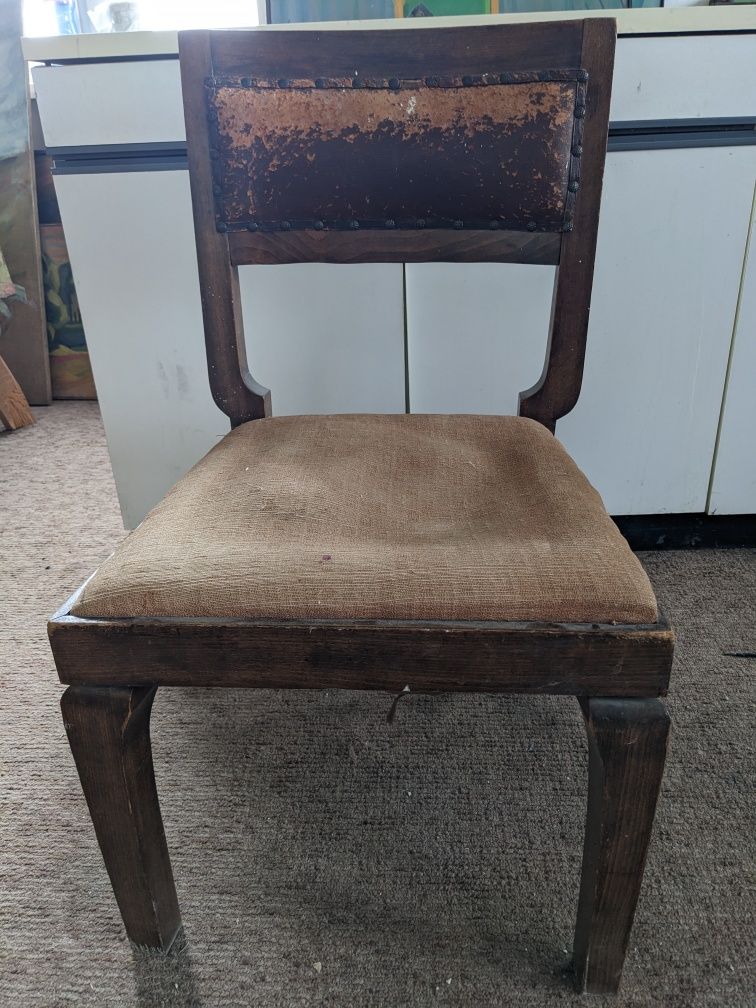 Старинен, антикварен стол