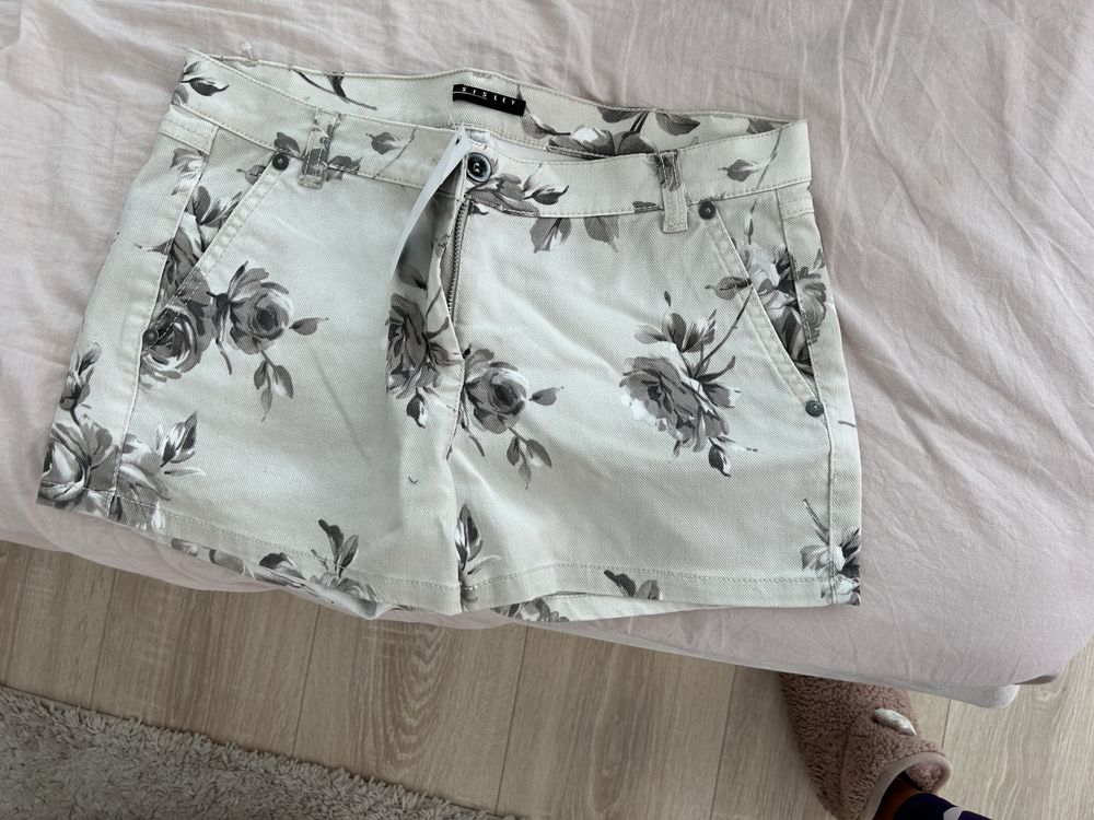 Къси нанталони Lee Cooper и Sisley