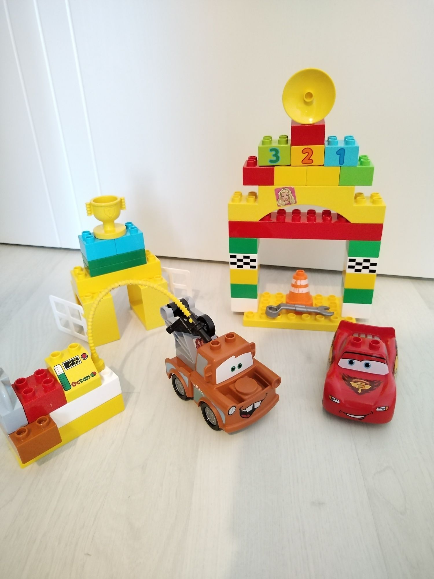 Lego Duplo Cars Fulger McQueen și Bucsa