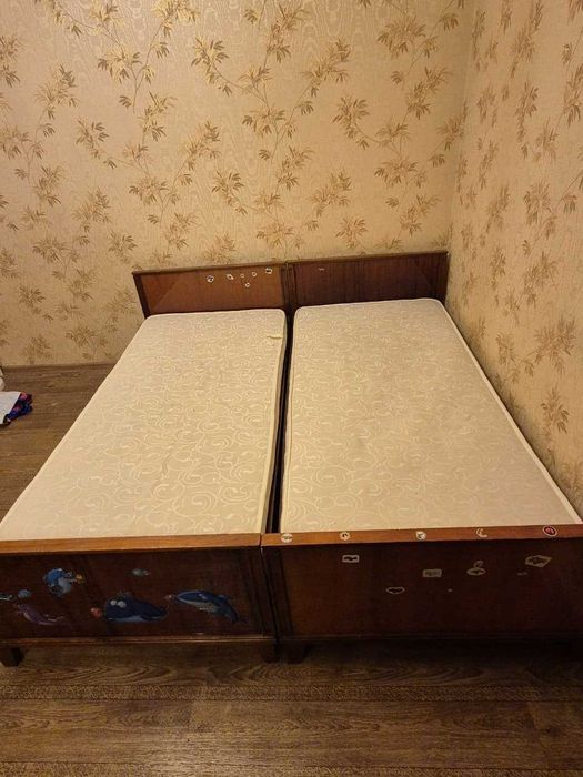 Кровать односпальная с матрасом