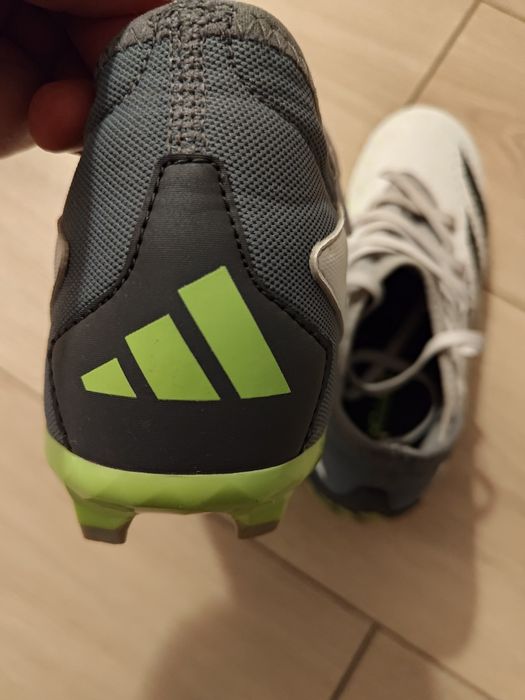 Ghete de fotbal copii ADIDAS PREDATOR ACCURACY.3 FG J 35.5
Ghete de fo