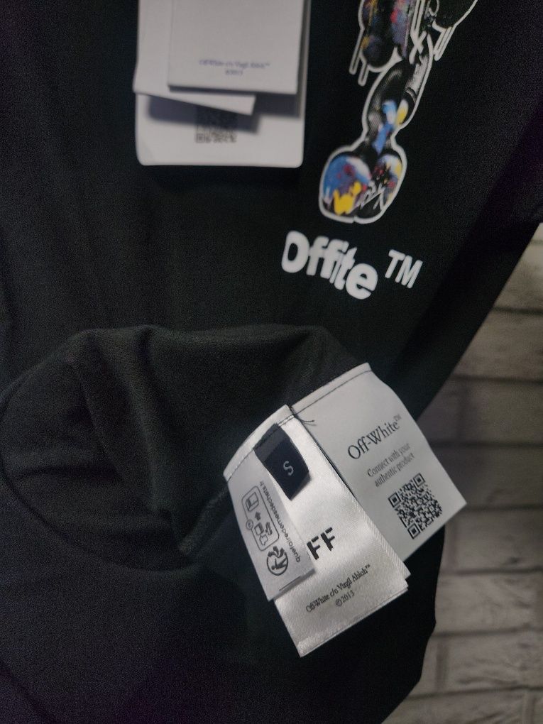 Off White тениски в черно и бяло