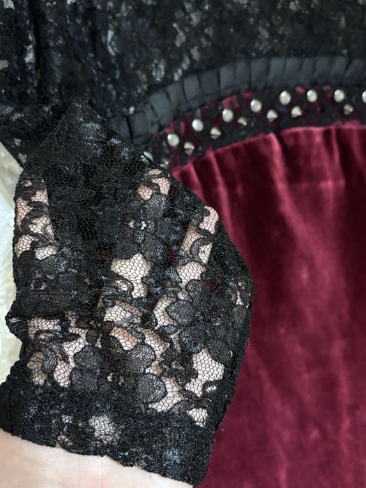 Платье бархат гипюр