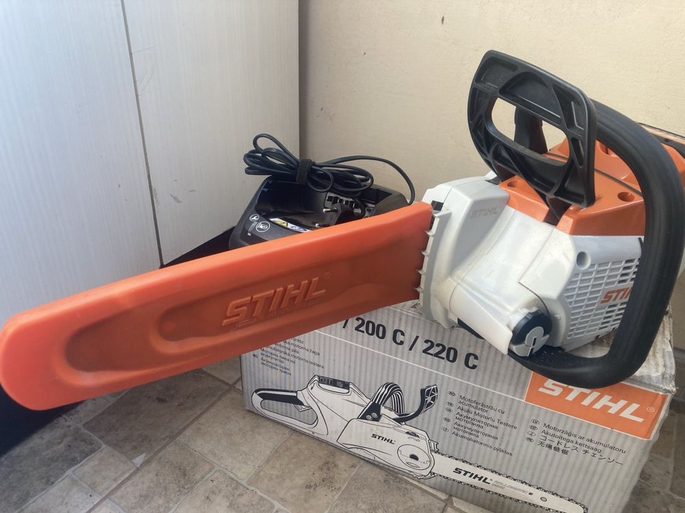 Верижен трион Stihl MSA 220c