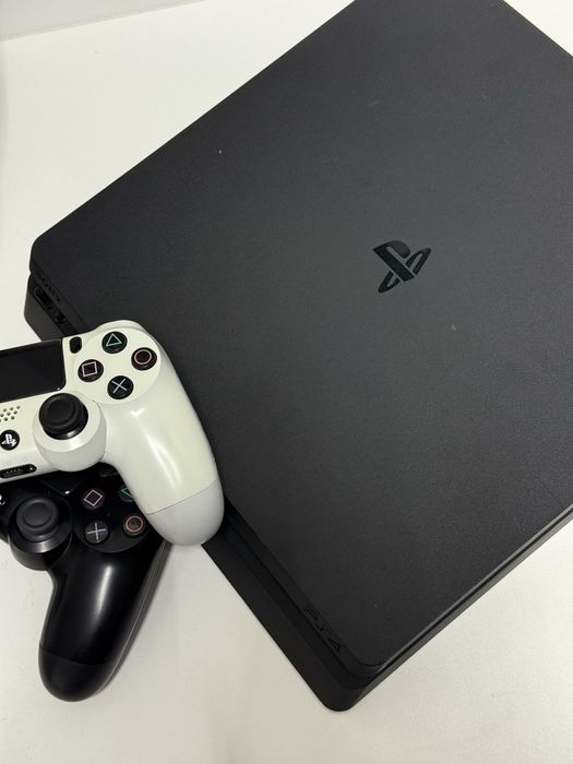 Sony PlayStaton 4 Slim + Delux Plus на 1 год