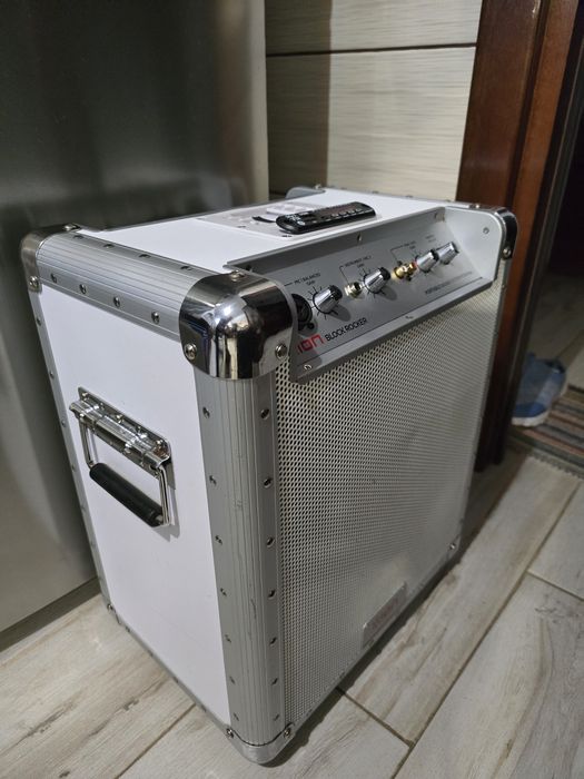 Vând boxă portabila tip troler marca Ion