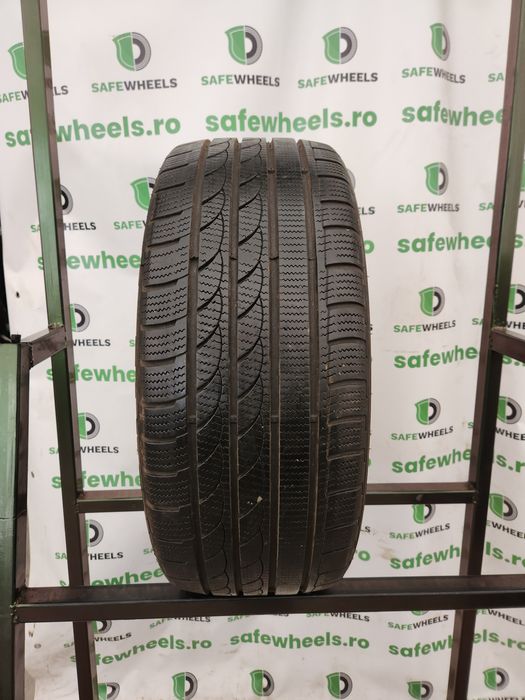 Anvelope De Iarna 245/40 R19 Minerva Ice-plus S210 98v