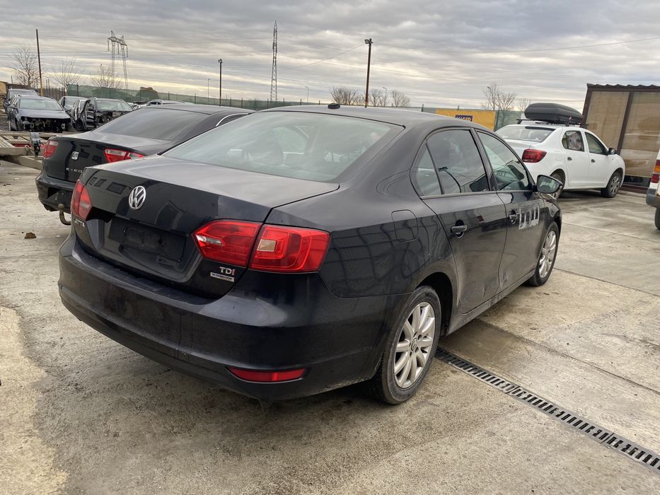 Dezmembrez Vw jetta 1.6 CAYC
