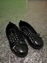 Детски черни лачени обувки