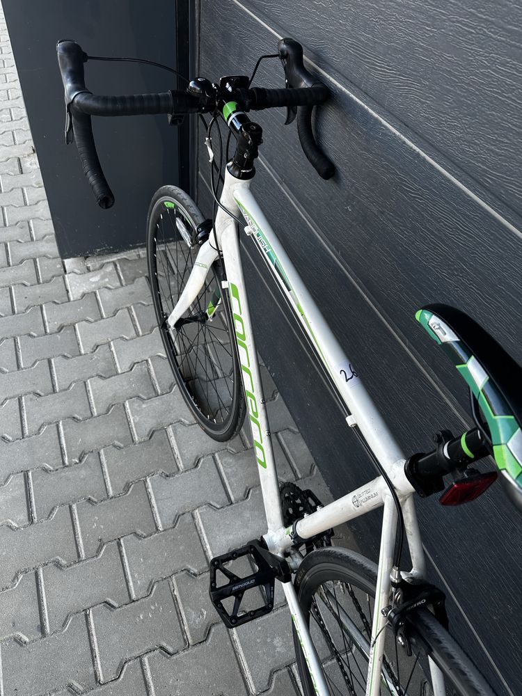 Шосеен велосипед Carrera 28" 2х8 55см