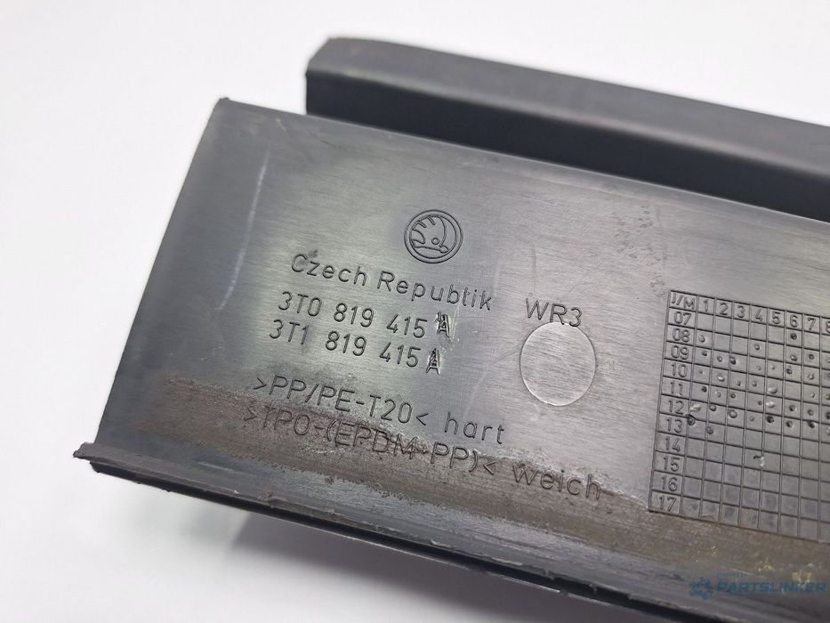 Grila stergatoare stanga SKODA SUPERB II Estate 3T5 2009 - 2015 TDI CBBB, CFGB 3T0819415A