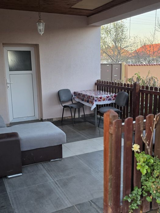 Închiriez casă în Fântânele