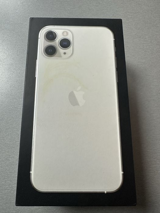 Продавам iphone 11 pro 64GB