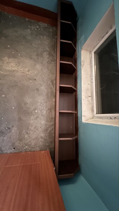 Продам полку угловую коричневая состояние зорошее