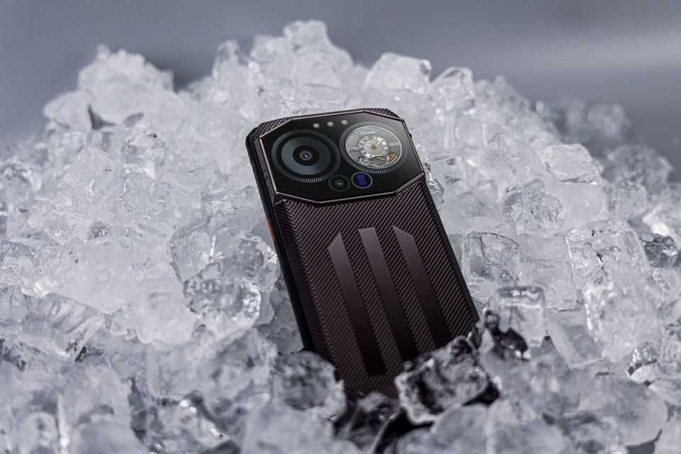 IIIF150 B3 20GB RAM 256GB ROM, 10800 mAh с IP68 защита