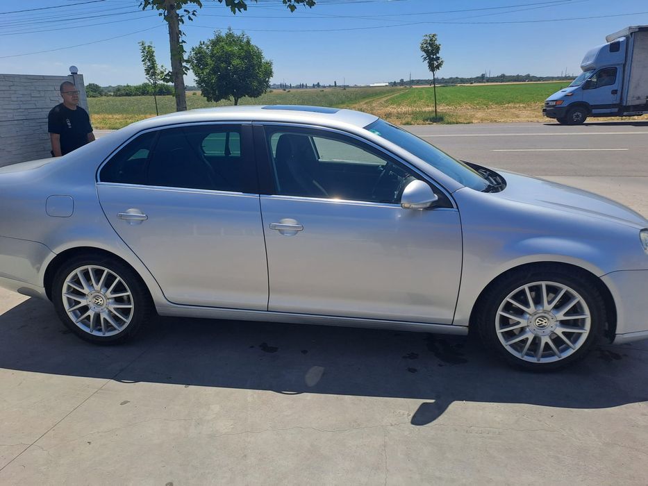 Vând Volkswagen Jetta 2007