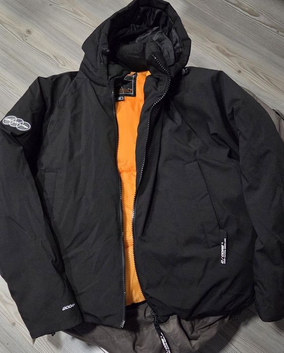 Продава се дебело зимно яке за момче на ,ново обличане един единствен