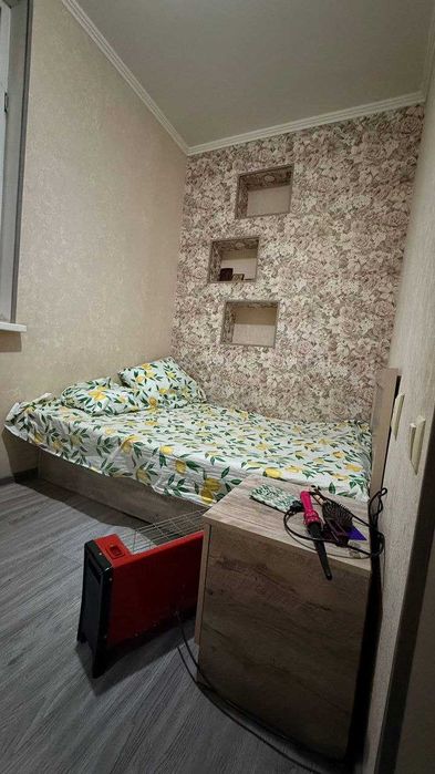 Сергели 4 3/1/5 не торец, балкон 2х6,без ремонта