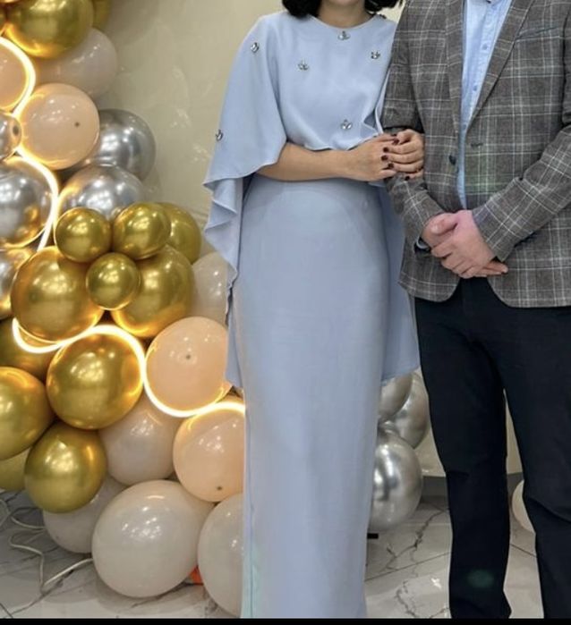 Продам вечернее платье с накидкой кейп