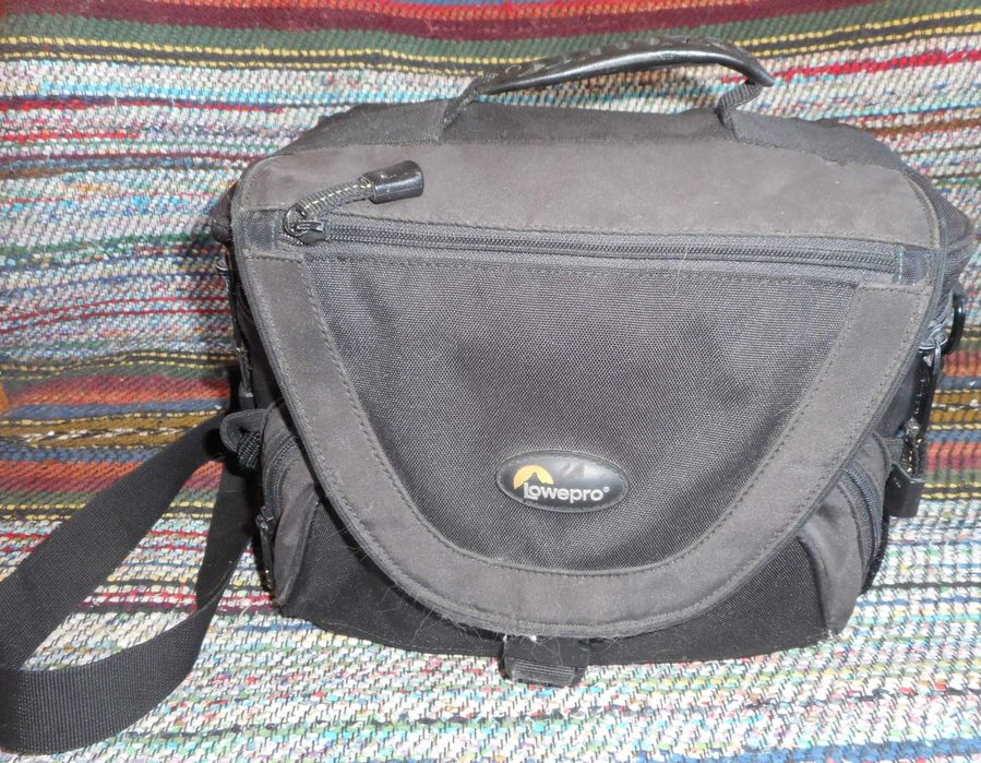 НОВ Canon EOS 700D с 3 обектива, статив и приклад