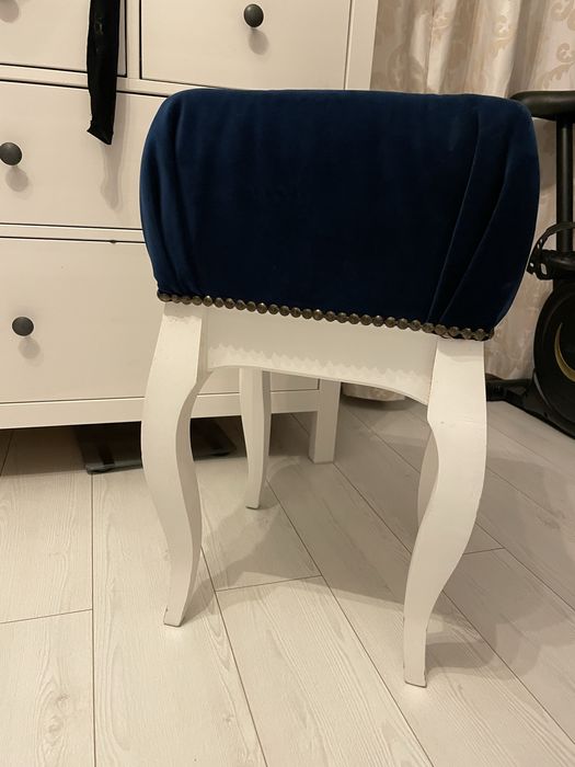 Табуретка барокова с тапицерия