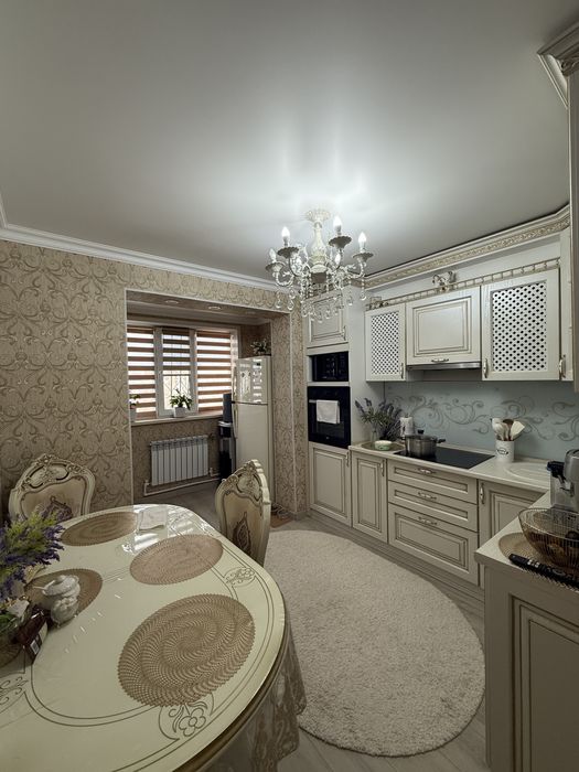 Продам 3-х комнатную квартиру на 8 мик