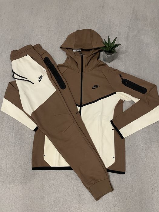 Nike tech fleece различни цветове