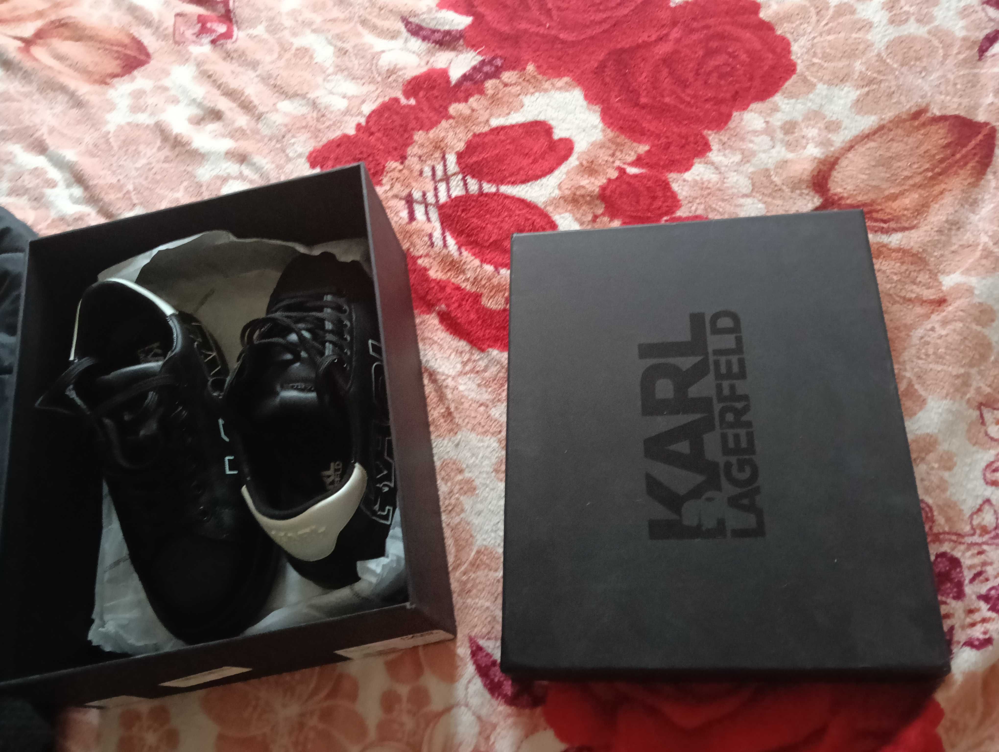 Adidași bărbați de vanzare