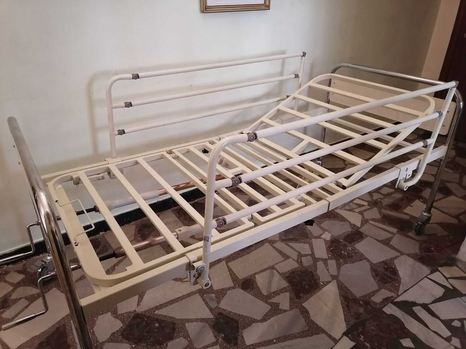 Продавам механично болнично легло
