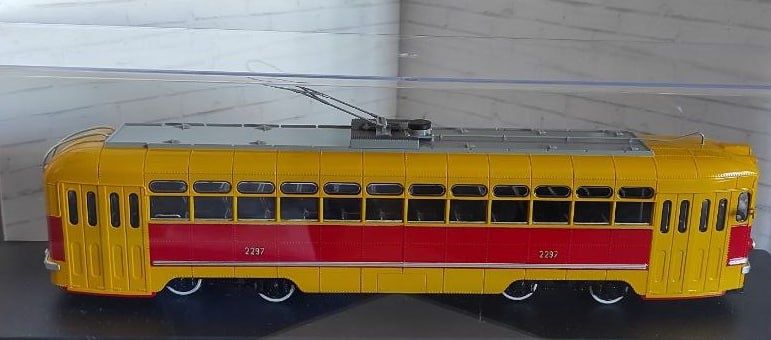 Продам модель трамвая МТВ-82 в масштабе 1/43