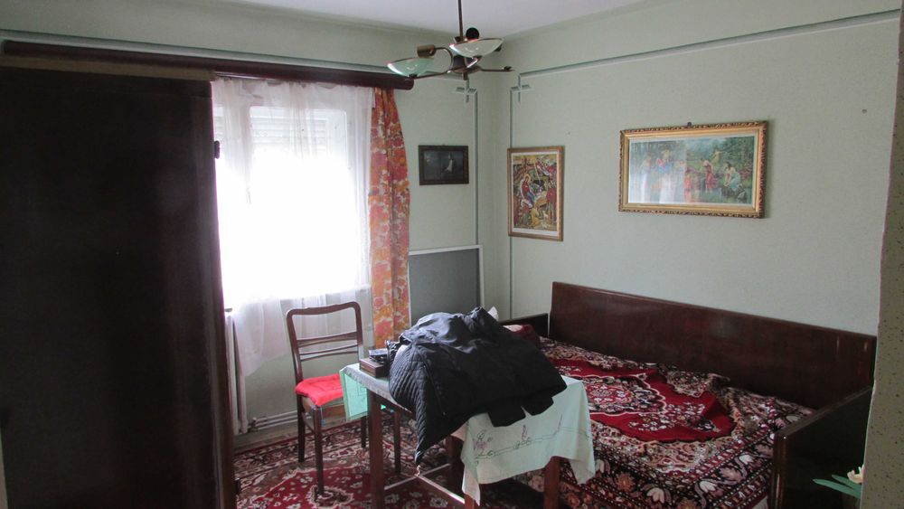 apartament 3 camere decomandat etaj 2  M. EMINESCU  CĂLAN