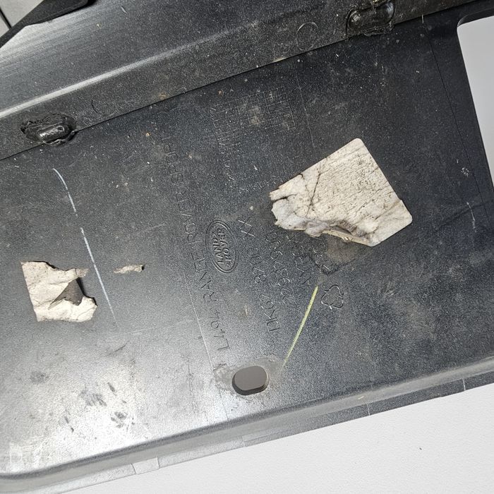 Централна решетка на радиатора Ленд Ровер / Land Rover Рейндж Роувър С