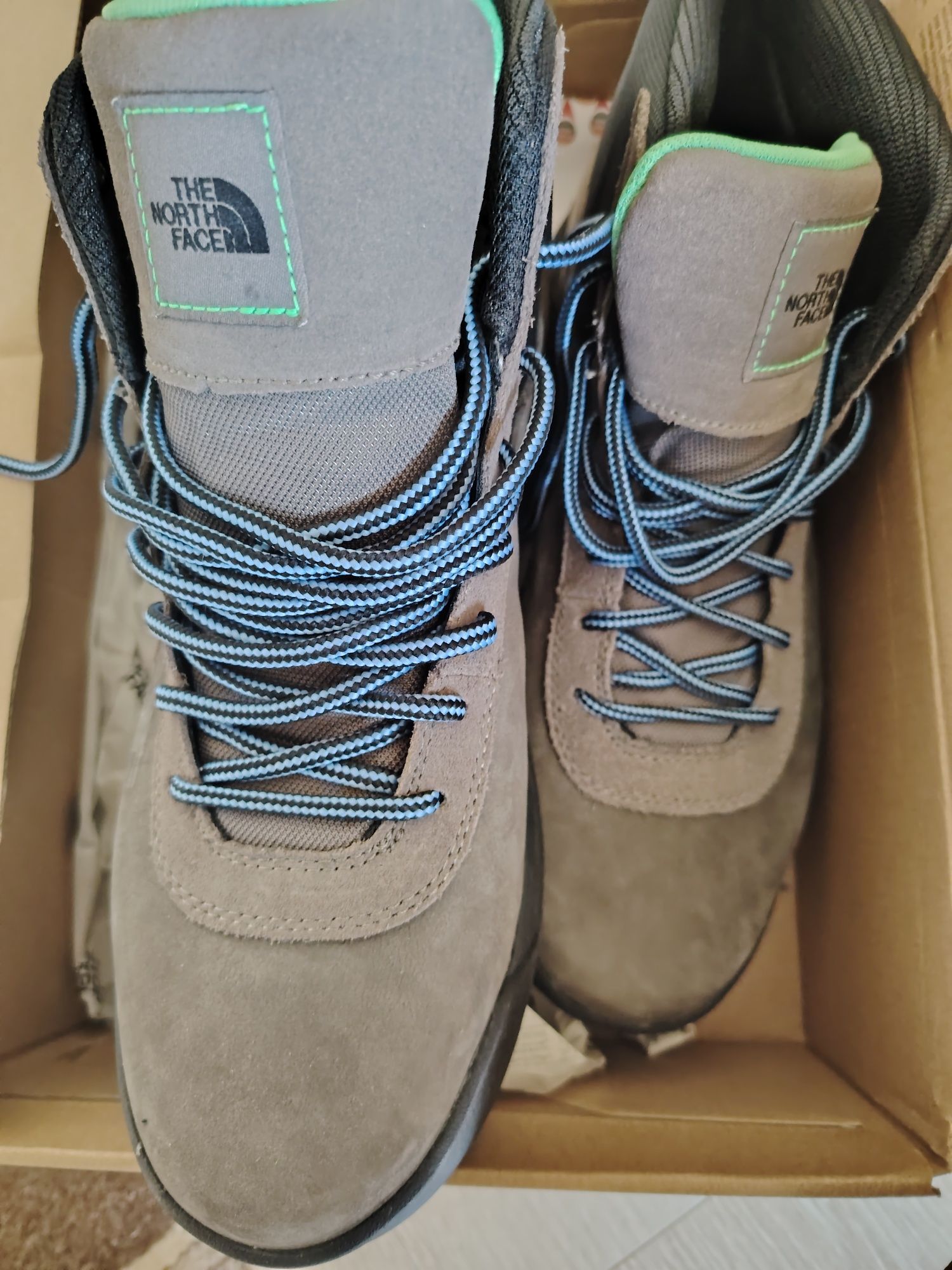 Обувки North Face