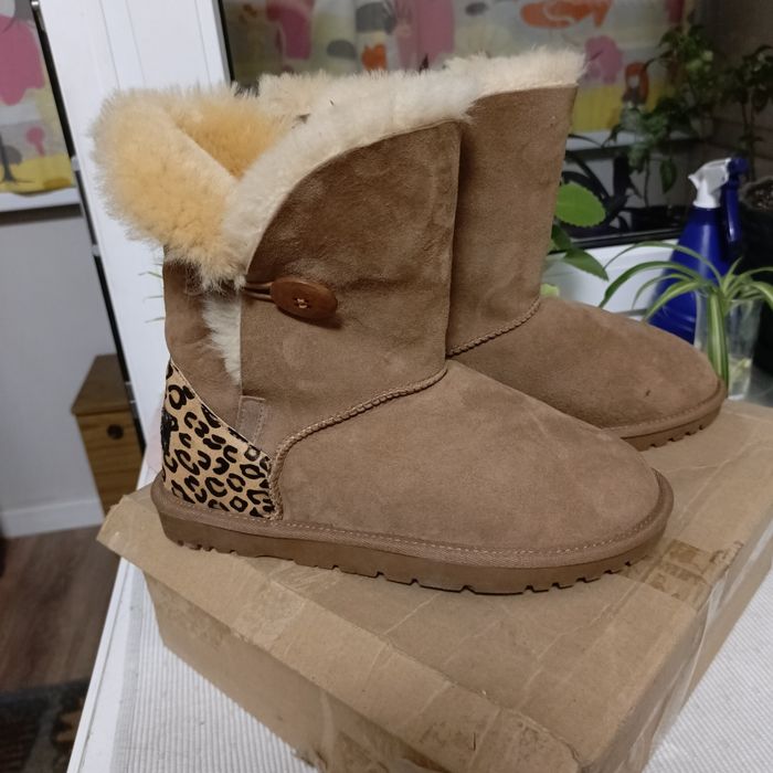 Зимние новые сапожки Alaska Canada (типа UGG) , 38 р-р