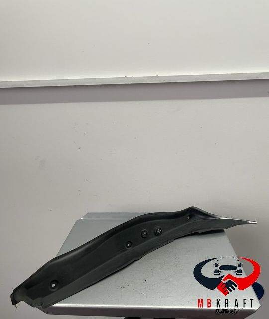 Capac aripa interior stanga A2058890125 A 205 889 01 25 Mercedes-Benz