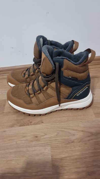 Ghete Quechua Dechatlon barbati / baieti marimea 39, ca noi