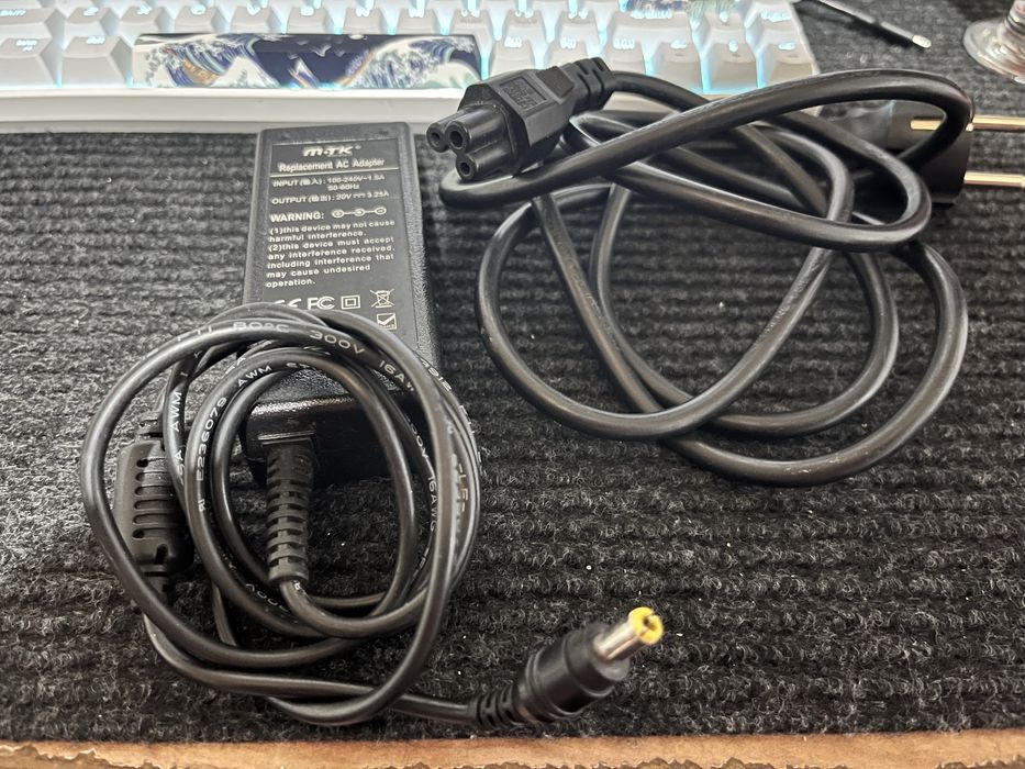 Încărcător Adaptor Moveteck 20V 3.25A (Mufă Rotundă)