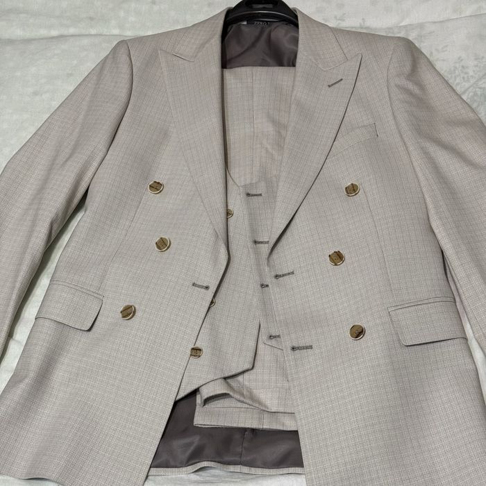 Костюм тройка светлый мужской