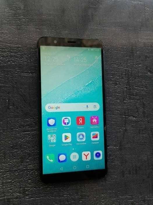 Телефон Huawei P Smart